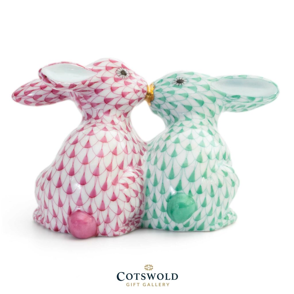 Herend Porcelain Two Kissing Bunnies 05731 VHP VHV 2 1024x1024