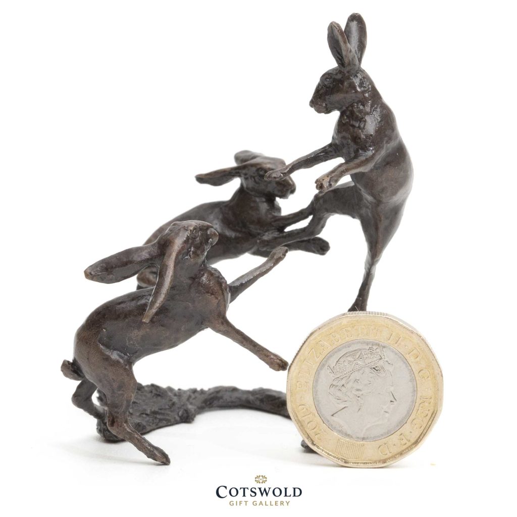 Richard Cooper Bronze Miniature Hares Dancing 3 1024x1024