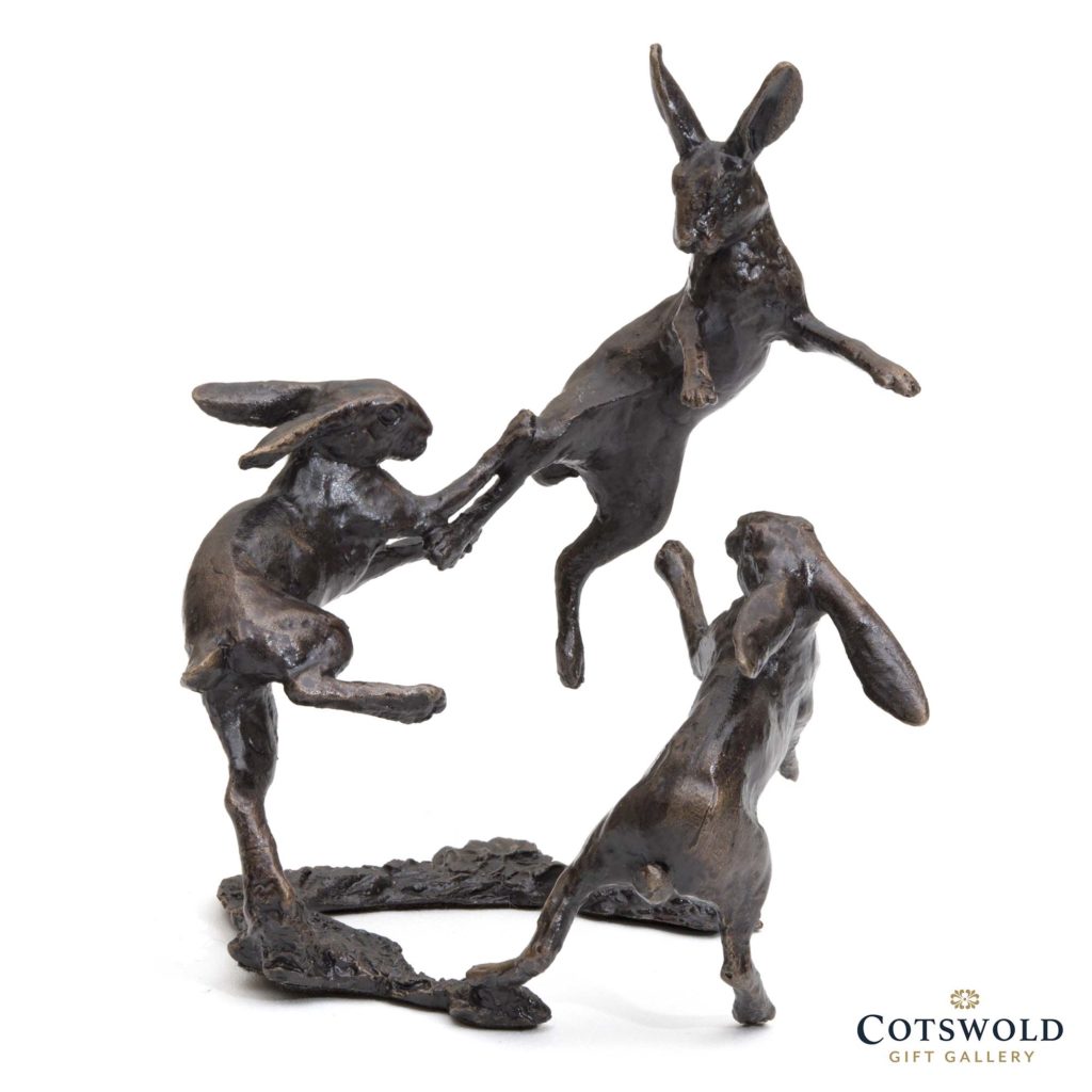 Richard Cooper Bronze Miniature Hares Dancing 5 1024x1024