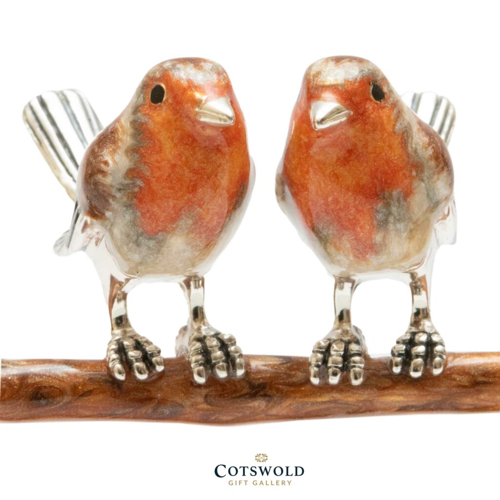 ©2025 Cotswold Gift Gallery Saturno Silver Robins On Fence 02 1024x1024