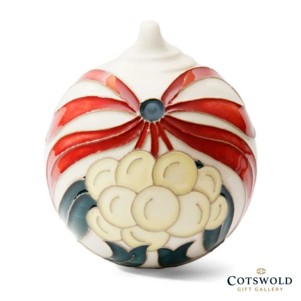 Moorcroft Pottery Christmas Mistletoe Bauble 01 1024x1024