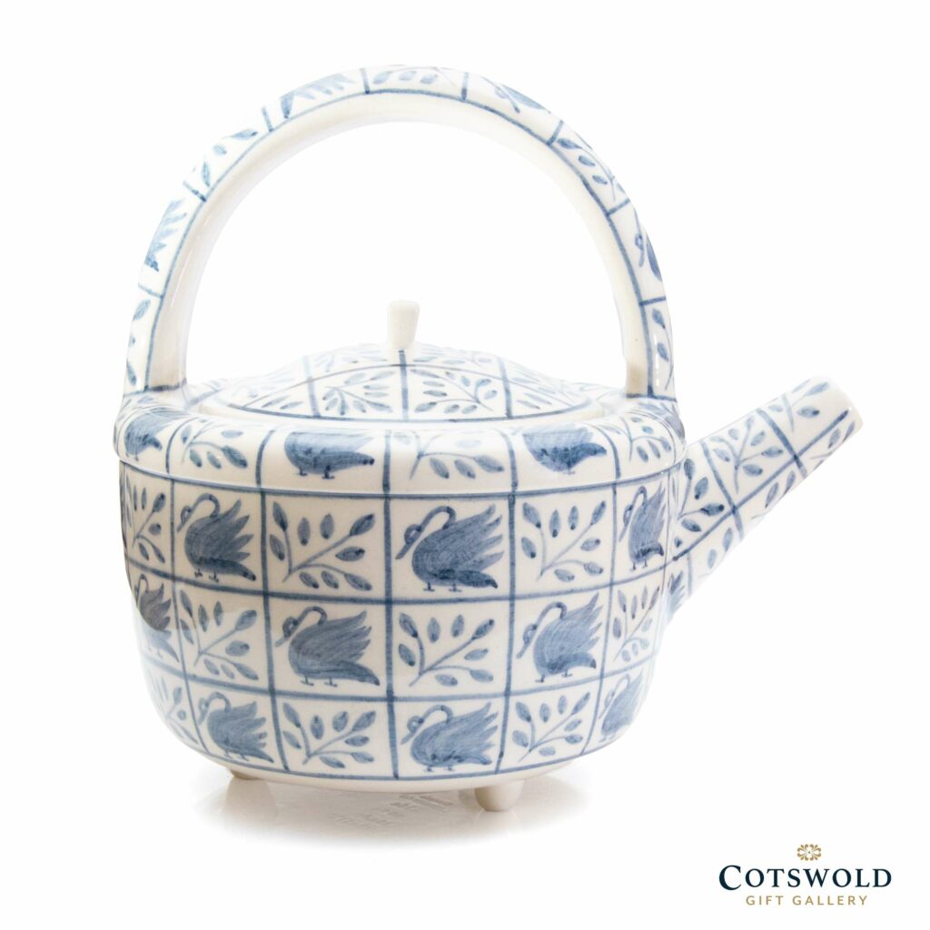 Sally Tuffin Swan Teapot 2 1024x1024